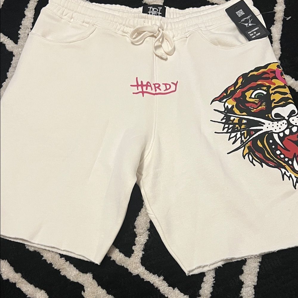 Ed Hardy Men's Cream Sweat Shorts with Tiger Design Medium